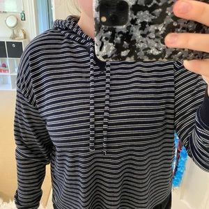 Abercrombie cropped sweatshirt